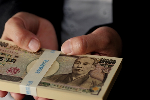 闇金業者に大金を渡してしまう。福山市の弁護士や司法書士に無料相談する